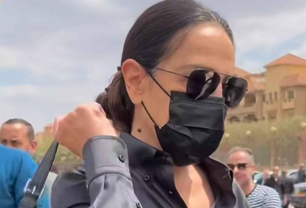 بـ «ملامح حزينة».. ظهور نادر لـ «شريهان» بعد غياب طويل.. ما القصة؟