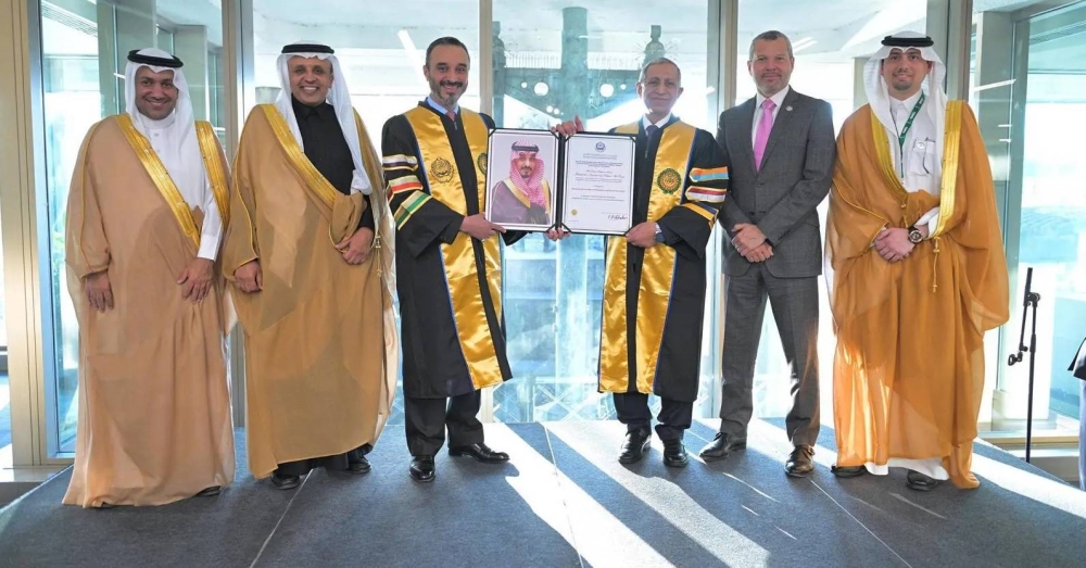 الأمير خالد بن بندر يتسلم الدكتوراه الفخرية من الأكاديمية العربية للعلوم والتكنولوجيا والنقل البحري