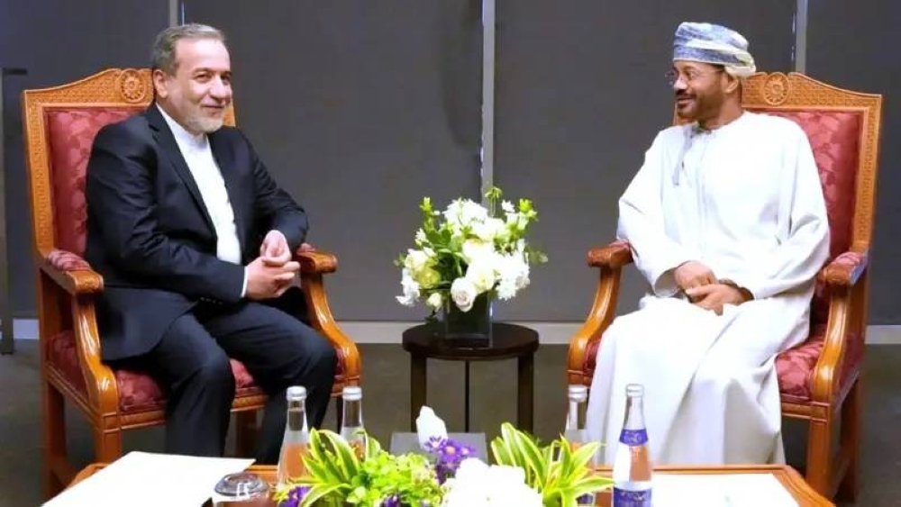 مصدر عماني: محادثات مسقط تهدف لتخفيف العقوبات مقابل كبح «النووي الإيراني»