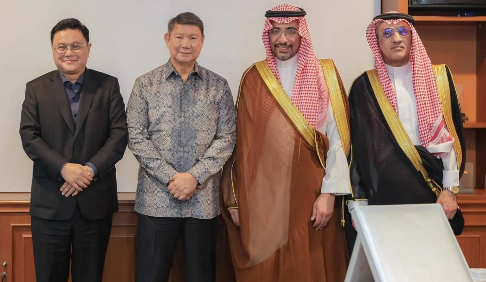 الخريف يلتقي المبعوث الرئاسي لشؤون الطاقة والبيئة في إندونيسيا