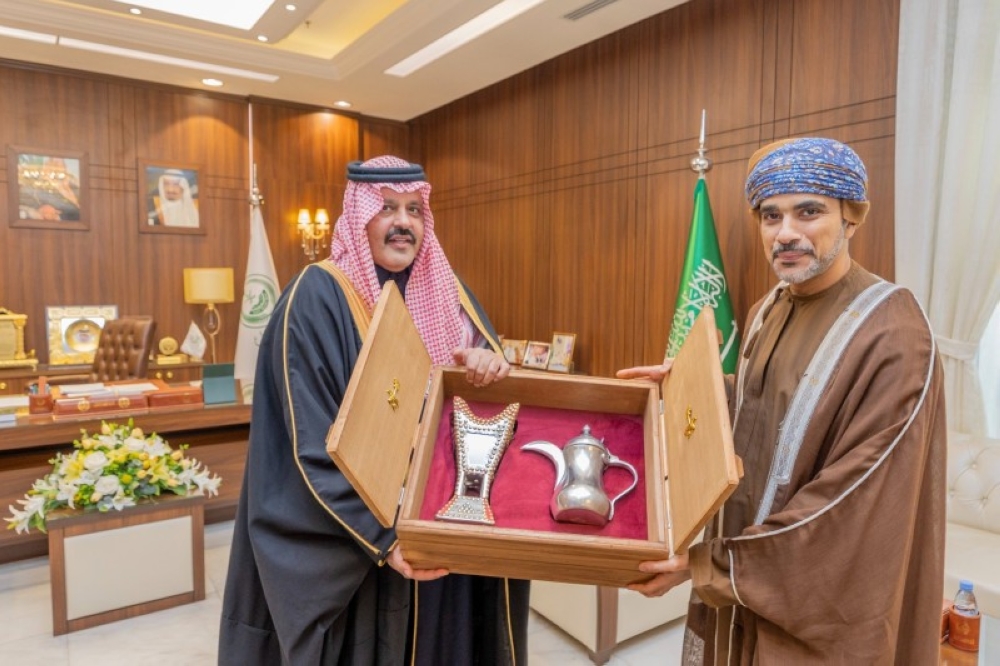 أمير حائل يُعيد للحرفة روحها ويصوغ منها رسالة وطن