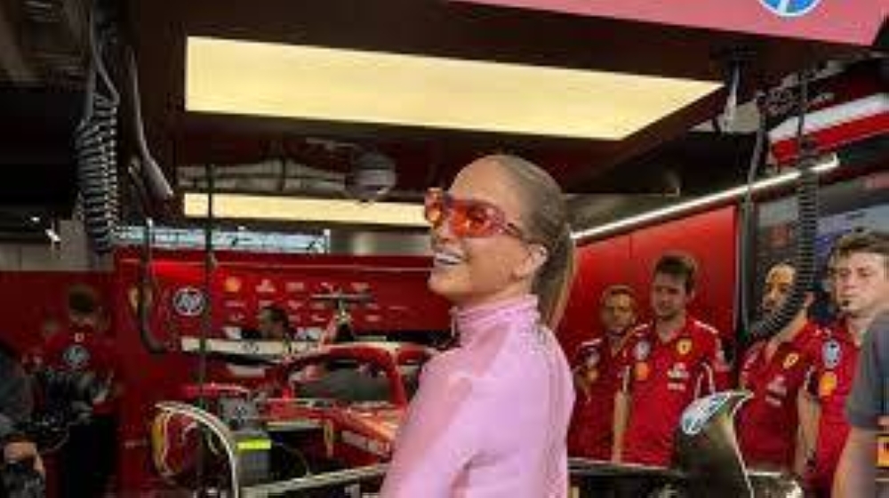 في زيارتها الأولى إلى جدة.. جينفير لوبيز تتألق بـ«Waiting for Tonight» في «فورمولا1»