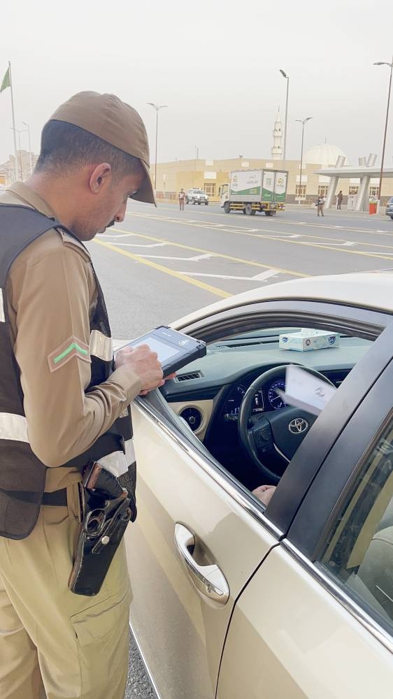 50,000 ريال غرامة الوافد المتأخر عن المغادرة بعد انتهاء تأشيرته