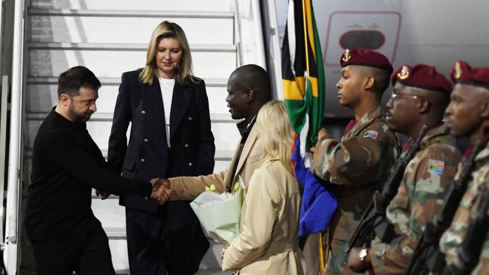 زيلينسكي يقطع زيارته إلى أفريقيا.. وموسكو تحذر من حرب عالمية ثالثة