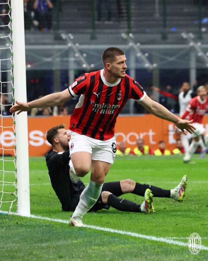 «إنتر ميلان» يعاني قبل مواجهة برشلونة في «الأبطال»!