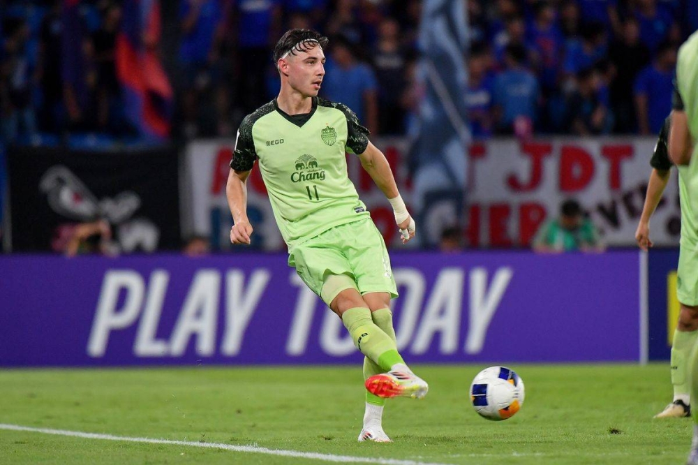 ديون كولز لاعب بوريرام: ثقتنا عالية وسنخرج بنتيجة إيجابية