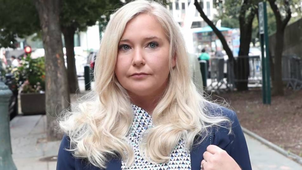 كشفت أشهر الفضائح في أمريكا.. رحيل مأساوي لفيرجينيا جيوفري