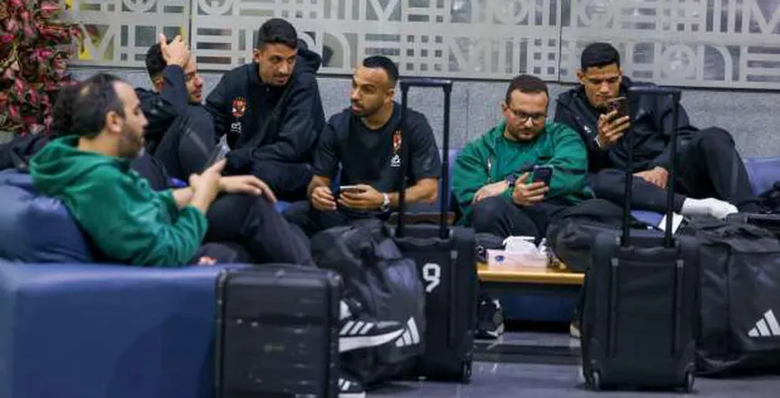 بعثة الأهلي تصل إلى جنوب أفريقيا استعدادا لمواجهة صن داونز (فيديو)