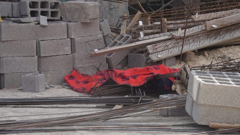 عامل بناء يفقد حياته بطريقة مأساوية بالدراركة