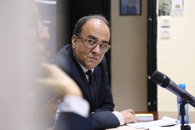 معزوز يقارب “أزمة الأخلاق والقيم”