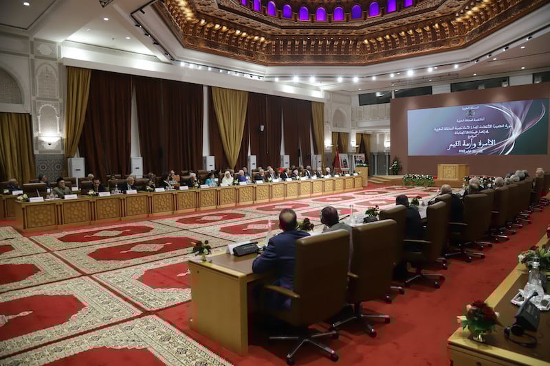 أكاديمية المملكة تناقش تسارع التاريخ