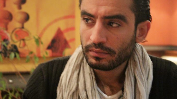 اتهام ثلاثة أشخاص في قضية خطف معارض جزائري بفرنسا