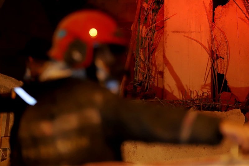 انهيار سقف منزل يصرع مسنة