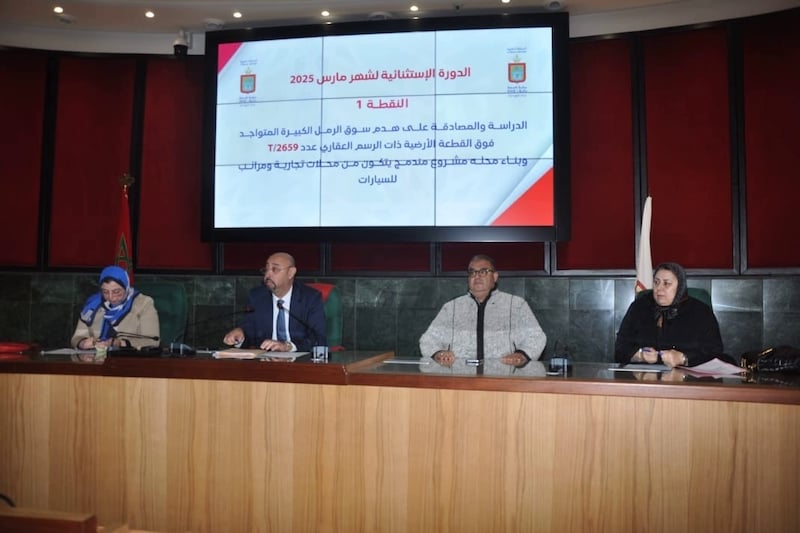 بلدية باريس تقاضي مجلس مدينة طنجة بسبب “منازعة على مقبرة”