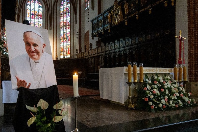 الفاتيكان: البابا فرنسيس توفي بجلطة