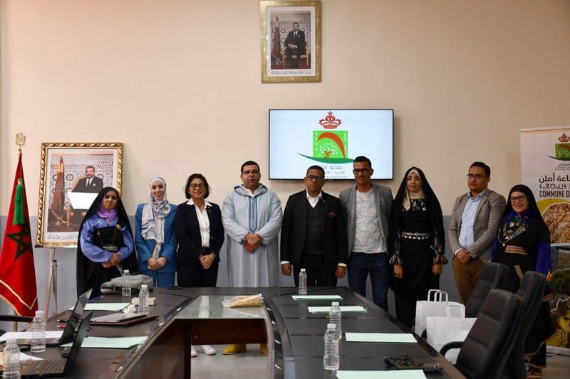 سفير مدغشقر يرتدي لباسا أمازيغيا