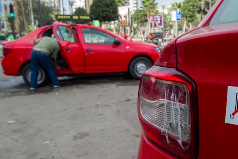 وزارة الداخلية تدمج خدمات سيارات الأجرة في تطبيقات النقل الحضرية