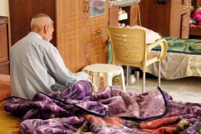 تقرير وزاري ينبه إلى مخاطر انكماش الأسرة وتقلص دورها في رعاية المسنين