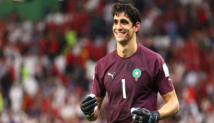 ياسين بونو يغيب عن مباراتي تونس والبنين والركراكي يبحث عن الخلف