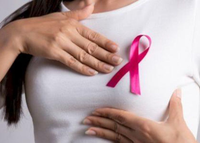 السمنة وتأخر الإنجاب مؤشران لزيادة خطر الإصابة بسرطان الثدي.. راقبي 6 علامات