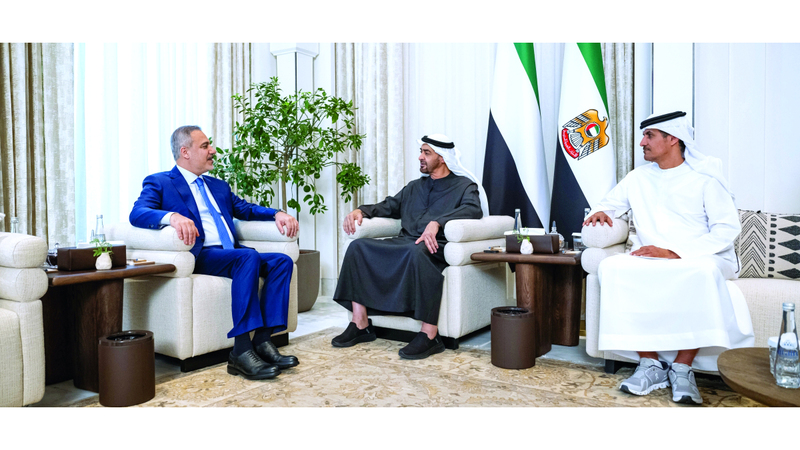 رئيس الدولة يبحث مع وزير الخارجية التركي تعزيز العلاقات الاستراتيجية