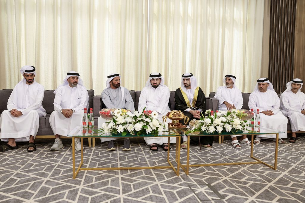 أحمد بن محمد يحضر أفراح الحميري والسويدي