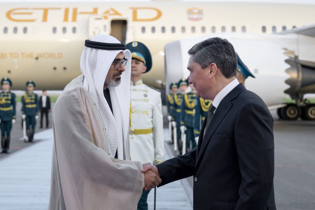 ولي عهد أبوظبي يصل إلى العاصمة الكازاخستانية أستانا في زيارة رسمية