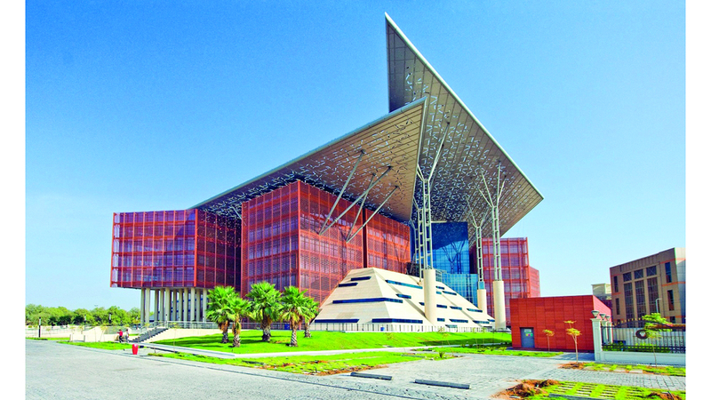 رسالة هاتفية «خادشة» تكلف فتاة 60 ألف درهم