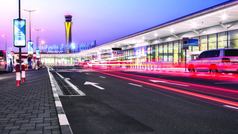 خطة لتحويل شركات أو رحلات إلى مطار آل مكتوم العام المقبل