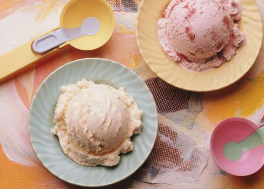 ماذا يحدث لجسمك عند تناول الآيس كريم يوميا؟