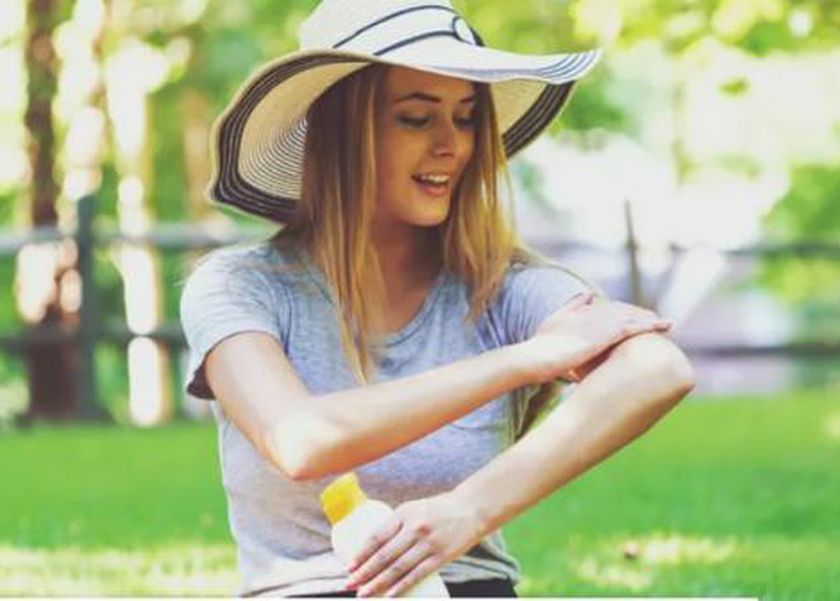 طرق حماية البشرة من أشعة الشمس الضارة خلال فصل الصيف.. طبقيها فورا