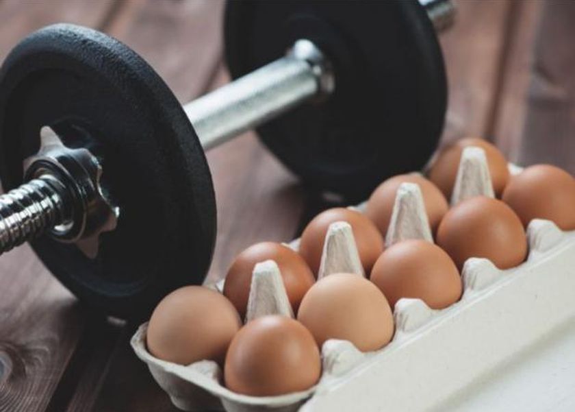 كم بيضة ينبغي أن يتناولها الرياضيون يوميا للحفاظ على صحتهم؟