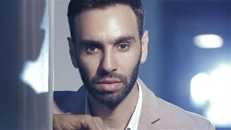 أحمد الشامي يثير الجدل بمنشور عن الصلاة: “مش مكملين صف واحد في المسجد”