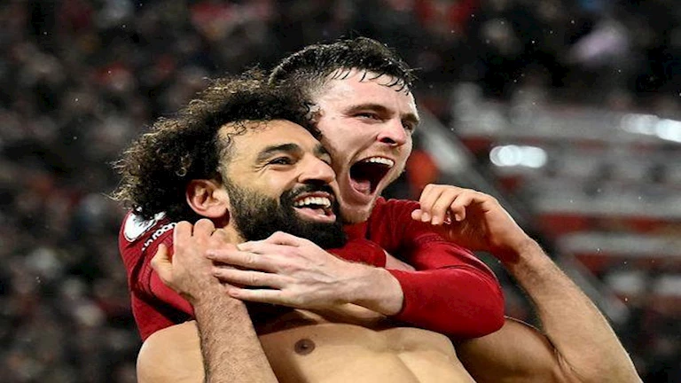 نجم ليفربول يشيد بمستوى محمد صلاح مع الفريق في الفترة الماضية