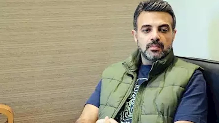 عمرو ياسين يوجه رسالة لمنتقدي مخرج حفل المتحف الكبير: “بالراحة شوية مش