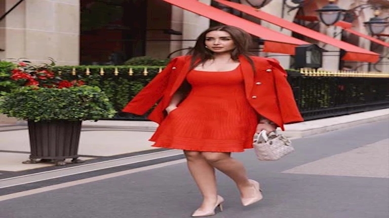 “فستان جريء”.. هنا الزاهد تخطف الأنظار من أحدث ظهور في باريس