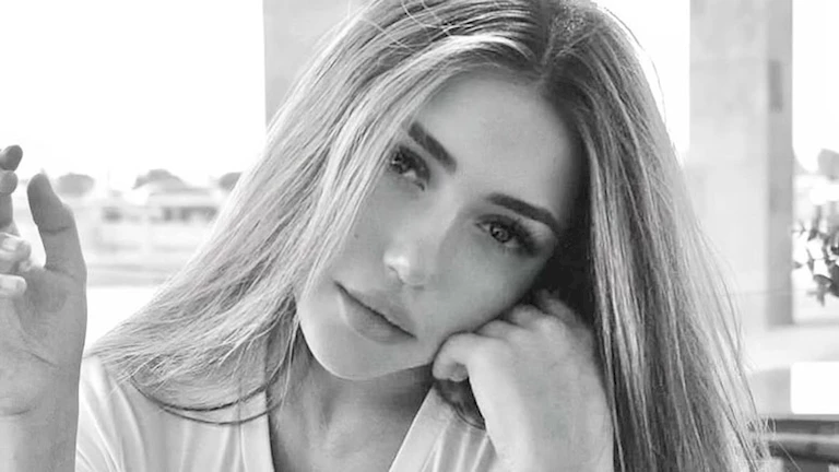 بدون مكياج.. سارة سلامة تتألق في أحدث ظهور لها