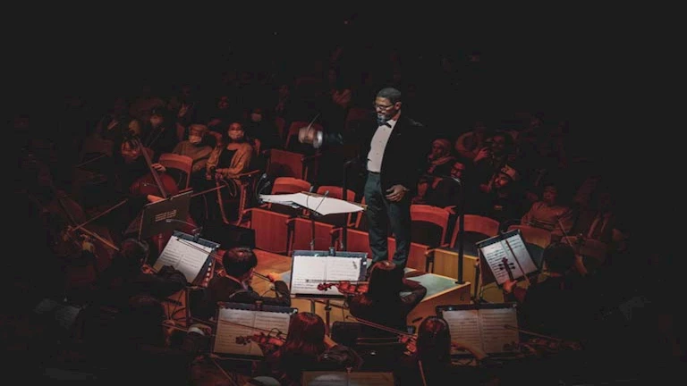 هاني فرحات يقود أوركسترا المتروبوليتان على مسرح أوبرا سيدني