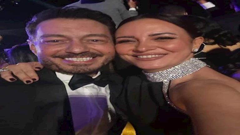 ريهام عبد الغفور تعلق على صورتها مع أحمد زاهر وتستعيد ذكريات “الحقيقة والسراب”