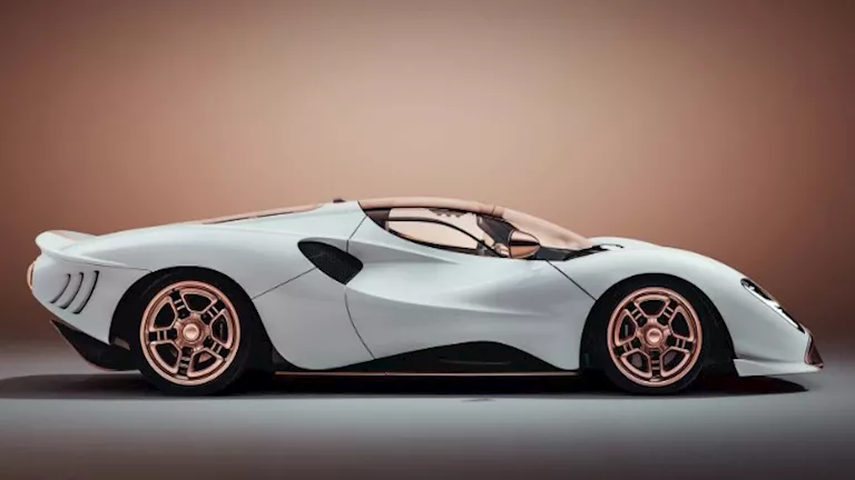 “دي توماسو” تنتج 72 نسخة فقط من سيارة P72 الجديدة