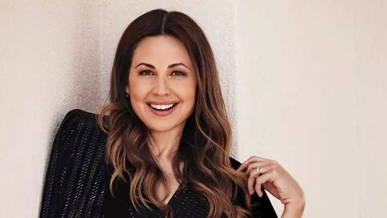 بـ “جيب قصير”.. ريا أبي راشد تخطف الأنظار في أحدث ظهور لها