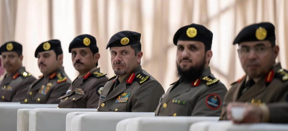 عبدالعزيز بن سعود يلتقي القيادات الأمنية في منطقة القصيم