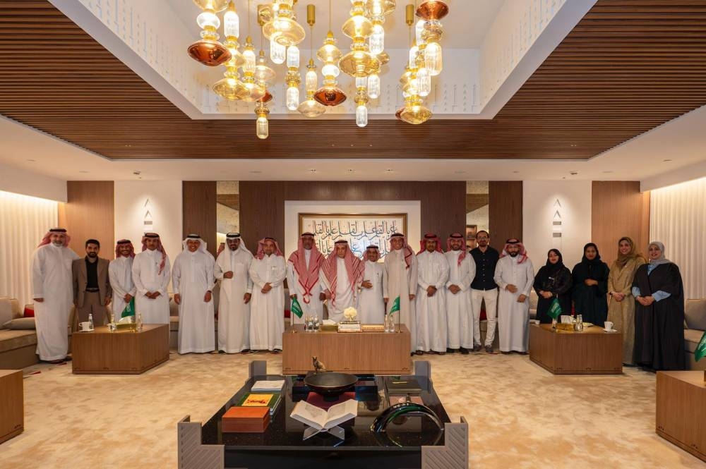 ديوانية القلم الذهبي تناقش «مدارس الفن والأدب» وتستعرض ملامح الإبداع السعودي