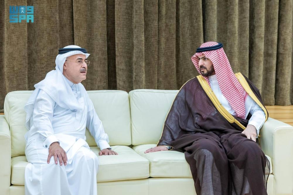 نائب أمير الشرقية يعزّي الناصر في وفاة والدته