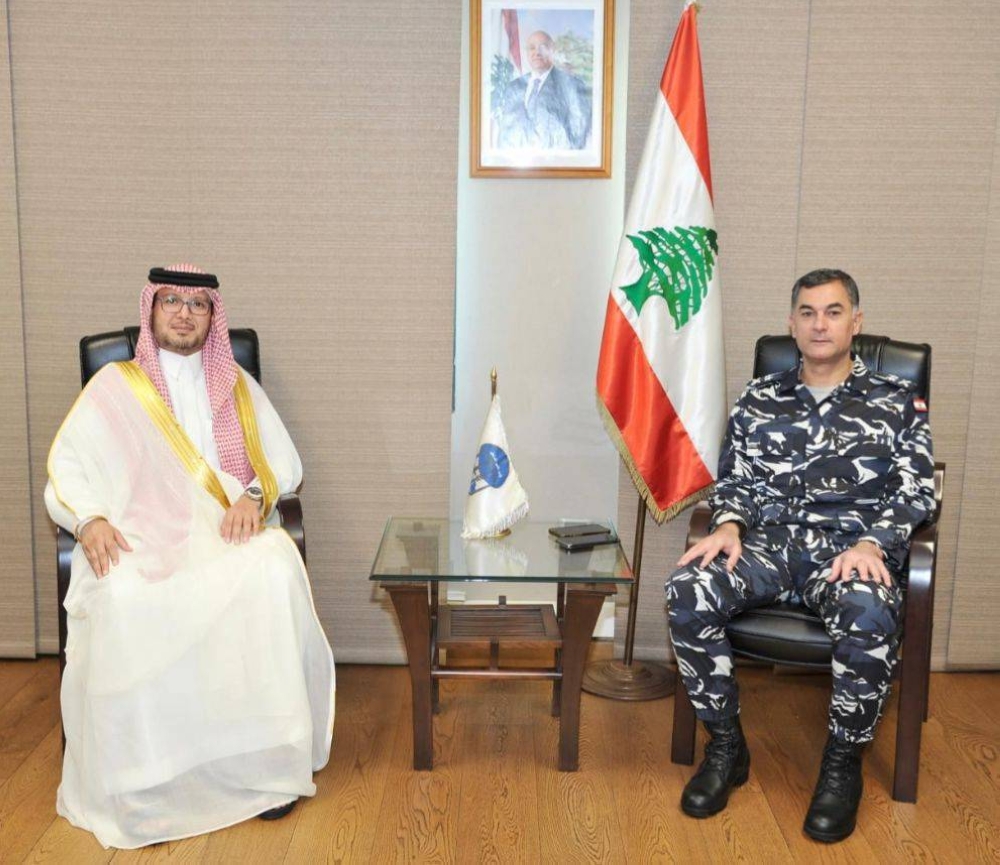 السفير بخاري يبحث التنسيق الأمني في بيروت