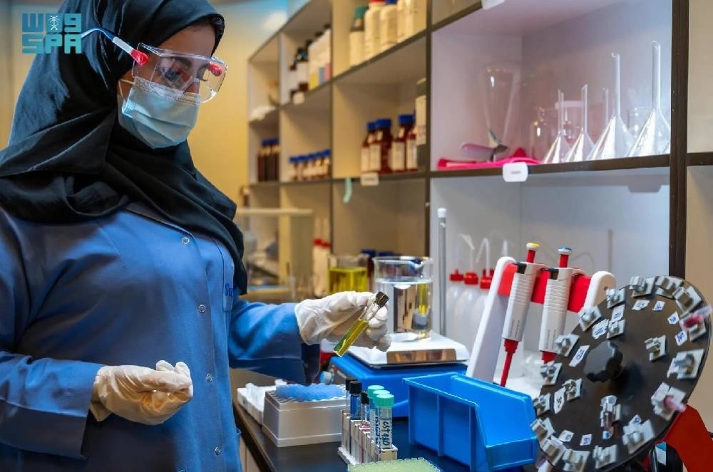 وزير الصناعة يبحث في الدنمارك فرص توطين الصناعات الدوائية بالمملكة