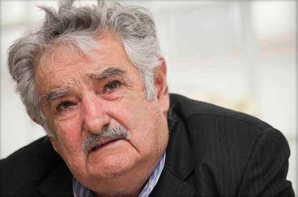 وفاة رئيس أوروغواي السابق خوسيه موخيكا