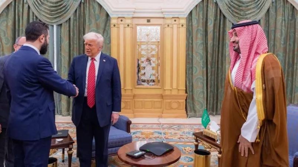 ترمب والشرع يجتمعان في الرياض.. مساعٍ أمريكية لتطبيع العلاقات مع سورية