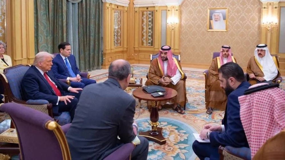 شكر ولي العهد على جهوده.. الشرع: رفع العقوبات يفتح صفحة جديدة في سورية