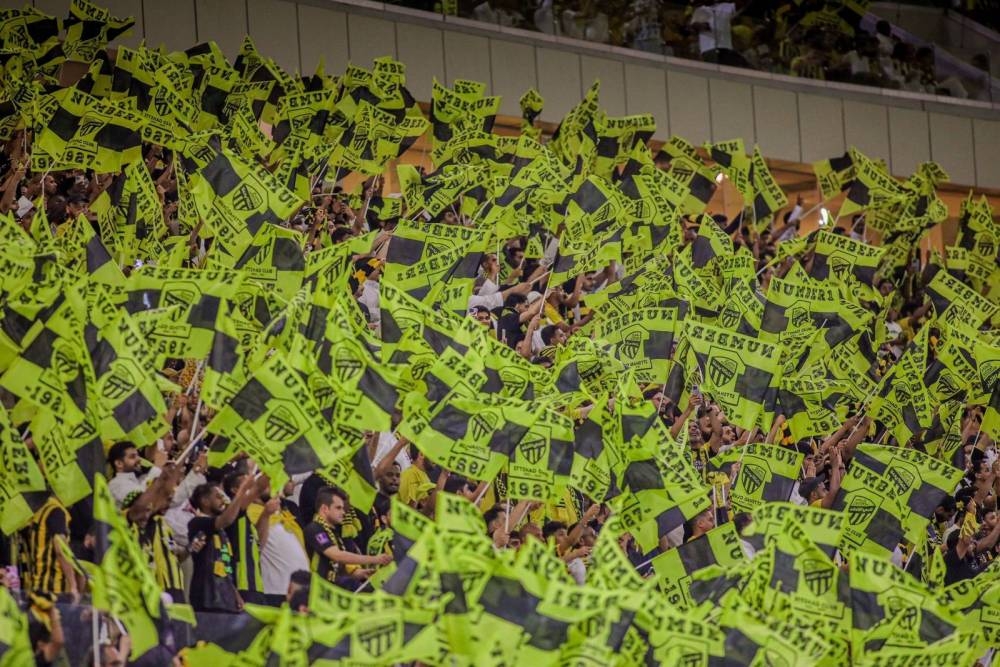 والجماهير تردد: احضر بالأصفر الخميس